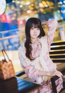 大胸的女大学生