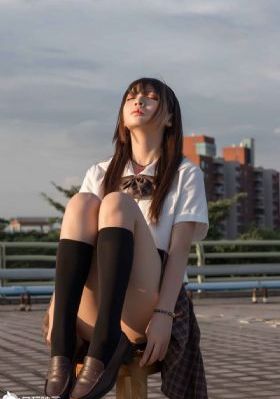 女大学生的沙龙室4