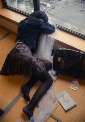 横内晶