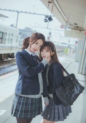 兴奋的女人们