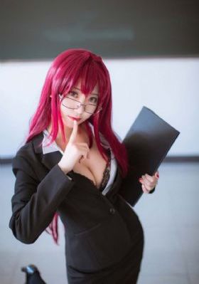 我脱了老师内衣摸她胸的视频软件