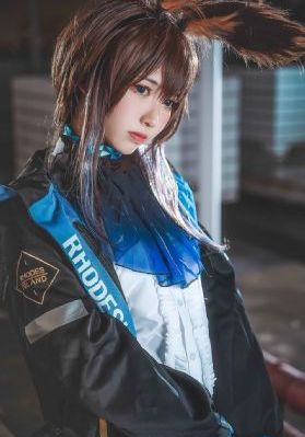 年轻的小姨子